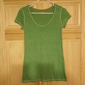 Green Gap t-shirt